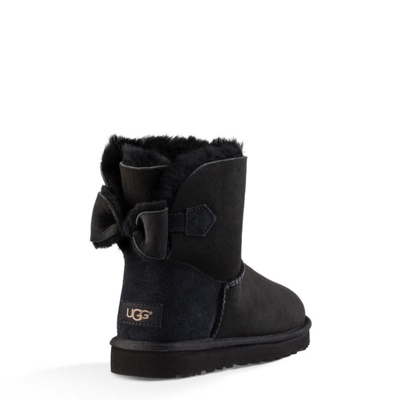 ugg naveah black